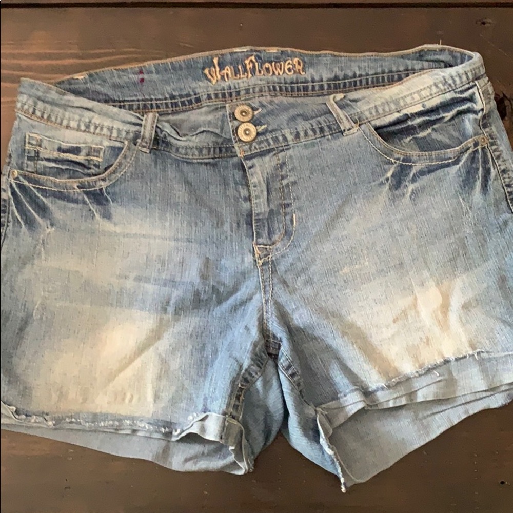Jean shorts - Picture 2 of 2